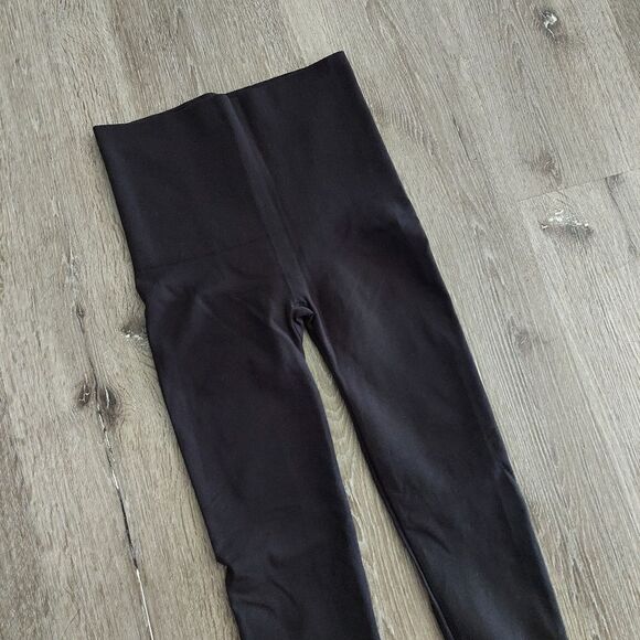 Spanx Takes Off Shaping Seamless Leggings Size Medium - Picture 4 of 4